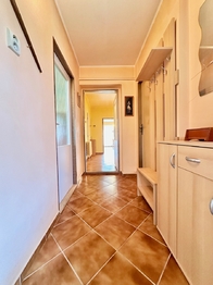 chodba - Prodej domu 109 m², Rybitví