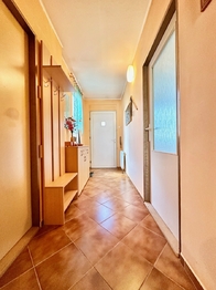 chodba - Prodej domu 109 m², Rybitví