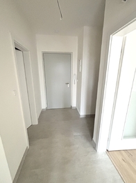 Vstupní chodba - Prodej bytu 2+kk v osobním vlastnictví 62 m², Praha 9 - Dolní Počernice