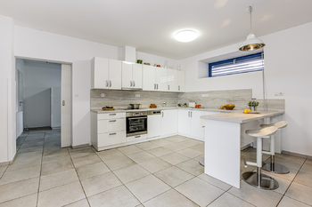 Kuchyňský kout - Prodej domu 200 m², Borovany