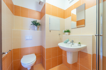 Pronájem bytu 1+kk v osobním vlastnictví 7476 m², Praha 9 - Kyje