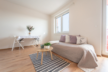 Pronájem bytu 1+kk v osobním vlastnictví 7476 m², Praha 9 - Kyje