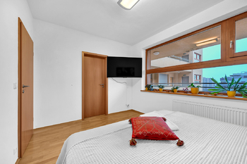 Prodej bytu 2+kk v osobním vlastnictví 71 m², Praha 5 - Hlubočepy