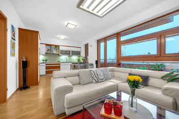 Prodej bytu 2+kk v osobním vlastnictví 71 m², Praha 5 - Hlubočepy