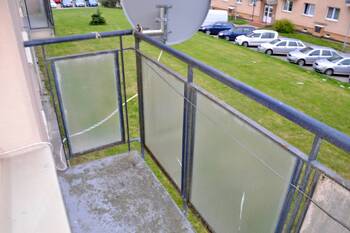 Pohled z balkonu - Pronájem bytu 1+1 v osobním vlastnictví 31 m², Luštěnice