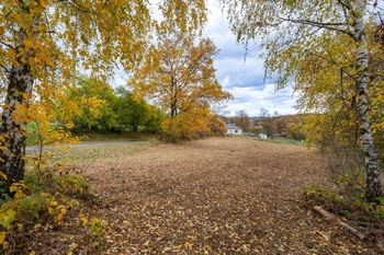 Prodej pozemku 1306 m², Benešov