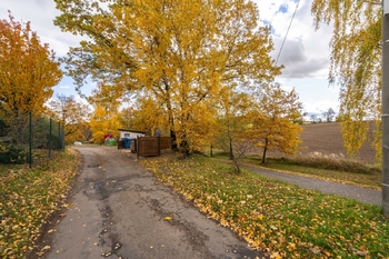 Prodej pozemku 1306 m², Benešov