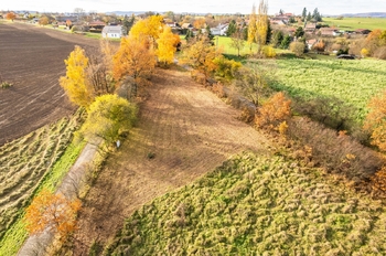 Prodej pozemku 1306 m², Benešov