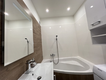 Koupelna 2,8m² - Prodej bytu 3+1 v družstevním vlastnictví 79 m², Havířov