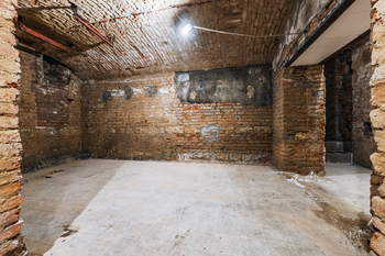 NEBYTOVÝ PROSTOR SEIFERTOVA - Pronájem obchodních prostor 90 m², Praha 3 - Žižkov