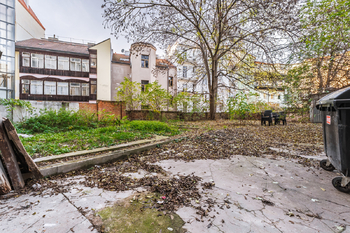 ZAHRADA NEBYTOVÉHO PROSTORU - Pronájem obchodních prostor 90 m², Praha 3 - Žižkov
