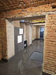 NEBYTOVÝ PROSTOR SEIFERTOVA - Pronájem obchodních prostor, Praha 3 - Žižkov