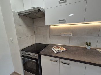 pokoj 1 - Pronájem bytu 2+kk v osobním vlastnictví 51 m², Kladno