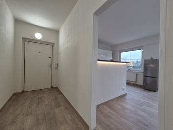 předsíň - Pronájem bytu 2+kk v osobním vlastnictví 51 m², Kladno
