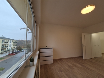 pokoj 2 - Pronájem bytu 2+kk v osobním vlastnictví 51 m², Kladno