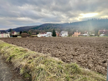 Prodej pozemku 1000 m², Zlín