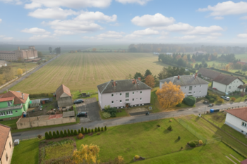 dům a okolí - Prodej bytu 3+1 v družstevním vlastnictví 77 m², Dušníky