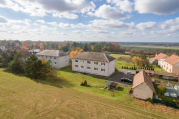 dům a okolí - Prodej bytu 3+1 v družstevním vlastnictví 77 m², Dušníky