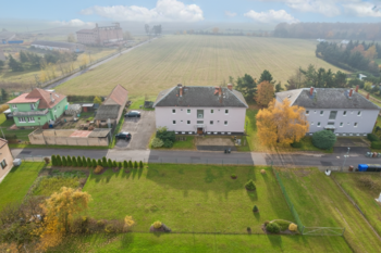 dům a okolí - Prodej bytu 3+1 v družstevním vlastnictví 77 m², Dušníky