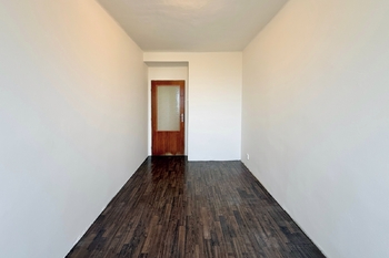 ložnice - Prodej bytu 3+1 v družstevním vlastnictví 77 m², Dušníky