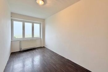 ložnice - Prodej bytu 3+1 v družstevním vlastnictví 77 m², Dušníky