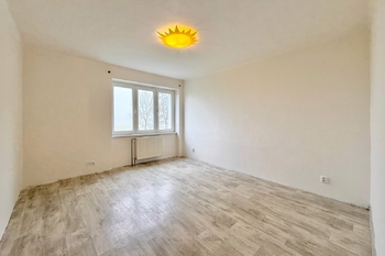 ložnice - Prodej bytu 3+1 v družstevním vlastnictví 77 m², Dušníky