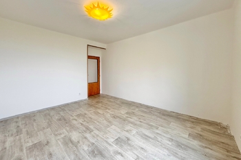 ložnice - Prodej bytu 3+1 v družstevním vlastnictví 77 m², Dušníky