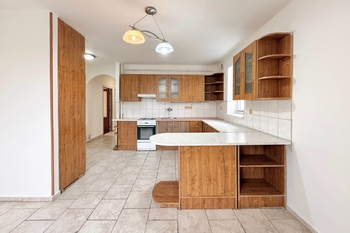 kuchyně - Prodej bytu 3+1 v družstevním vlastnictví 77 m², Dušníky