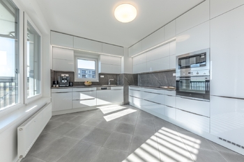 Prodej bytu 4+kk v osobním vlastnictví 111 m², Praha 6 - Ruzyně