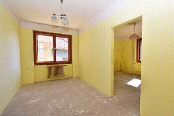 Jídelna a kuchyňský kout v 1. NP.  - Prodej domu 230 m², Městec Králové