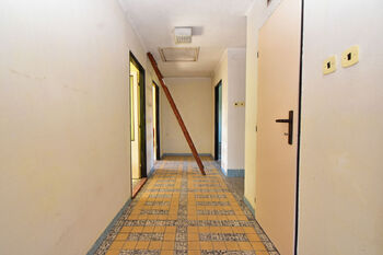 Chodba v 2. NP.  - Prodej domu 230 m², Městec Králové