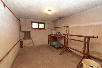 Suterén - garáž, kotelna, technické zázemí, prádelna atd. - Prodej domu 230 m², Městec Králové