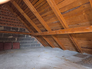 Půda a stav střechy.  - Prodej domu 230 m², Městec Králové