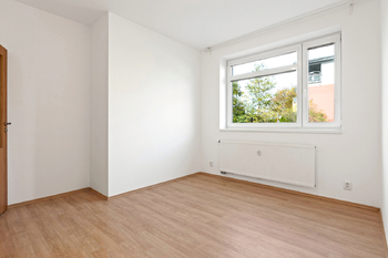 Ložnice - Prodej bytu 2+kk v osobním vlastnictví 38 m², Praha 9 - Vinoř