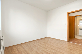 Ložnice - Prodej bytu 2+kk v osobním vlastnictví 38 m², Praha 9 - Vinoř