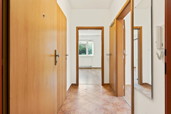 Chodba - Prodej bytu 2+kk v osobním vlastnictví 38 m², Praha 9 - Vinoř