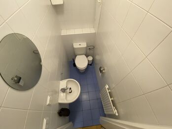 WC - Pronájem bytu 2+kk v osobním vlastnictví 70 m², Praha 4 - Michle