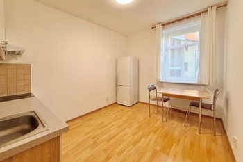 Pronájem bytu 1+1 v osobním vlastnictví 30 m², Praha 4 - Krč