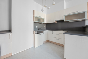 Prodej bytu 2+kk v osobním vlastnictví 66 m², Praha 5 - Hlubočepy