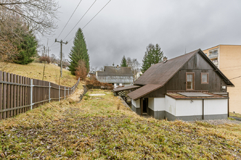 Přístup na pozemek - Prodej domu 180 m², Desná
