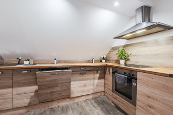 Kuchyňský kout - Prodej domu 180 m², Desná 