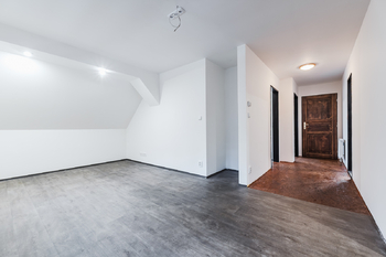 Chodba v patře - Prodej domu 180 m², Desná