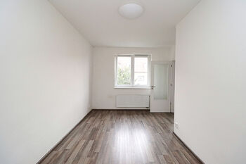 Pronájem bytu 1+1 v osobním vlastnictví 40 m², Praha 4 - Nusle