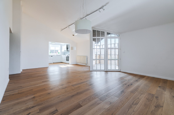 Obývací pokoj  - Pronájem bytu 3+kk v osobním vlastnictví 188 m², Praha 9 - Satalice 