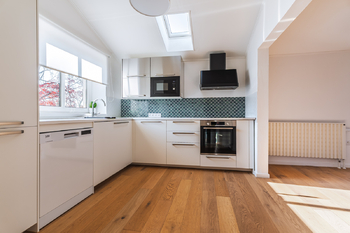 Kuchyně - Pronájem bytu 3+kk v osobním vlastnictví 188 m², Praha 9 - Satalice