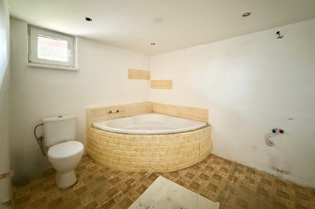 koupelna - Prodej domu 152 m², Neratovice