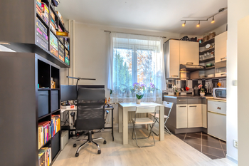 Prodej bytu 1+kk v osobním vlastnictví 24 m², Praha 10 - Strašnice