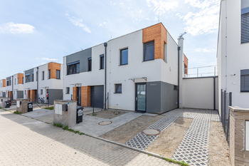 Pronájem domu 107 m², Praha 9 - Hostavice