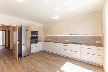 Pronájem domu 107 m², Praha 9 - Hostavice