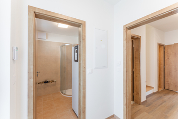 Pronájem domu 107 m², Praha 9 - Hostavice
